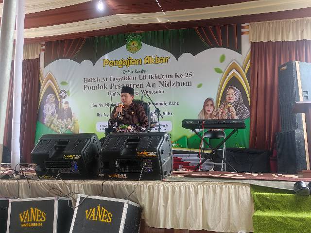 Pengajian Akbar dalam Rangka Haflah At Tasyakur Lil Ikhtitam ke-25 Pondok Pesantren An Nidzom, Desa Tlogo